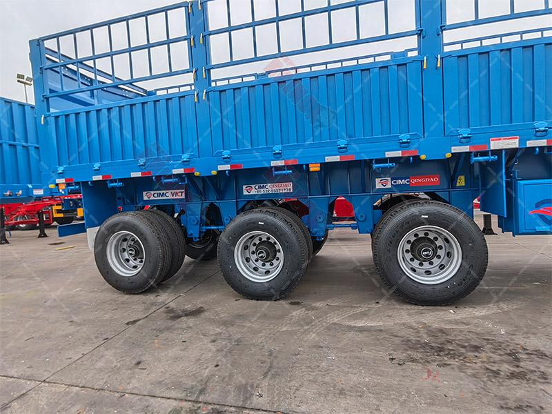 40ft Cargo trailer with 3 axles and ling axle distance