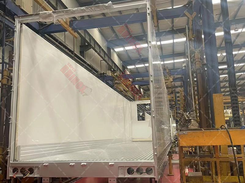 Refrigarated Truck and trailer body