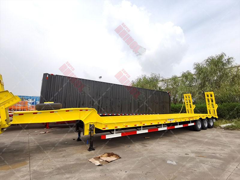 Tri-Axle Lowbed Trailer | Heavy-Duty & Reliable Transport Solutions