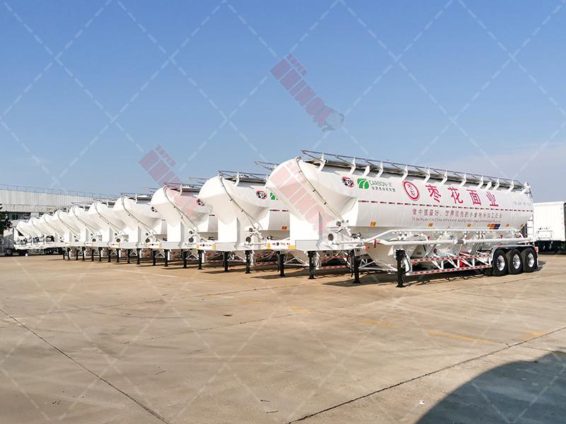 Tri Alxe 60cbm Steel Bulk Flour Transport Tanker Trailer